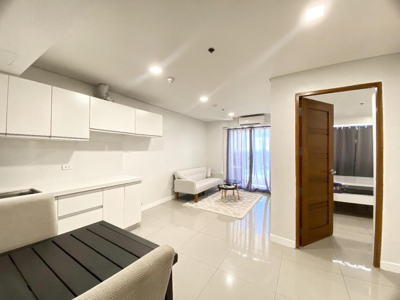 Sapphire Seaview Park Aparthotel Манила Екстериор снимка